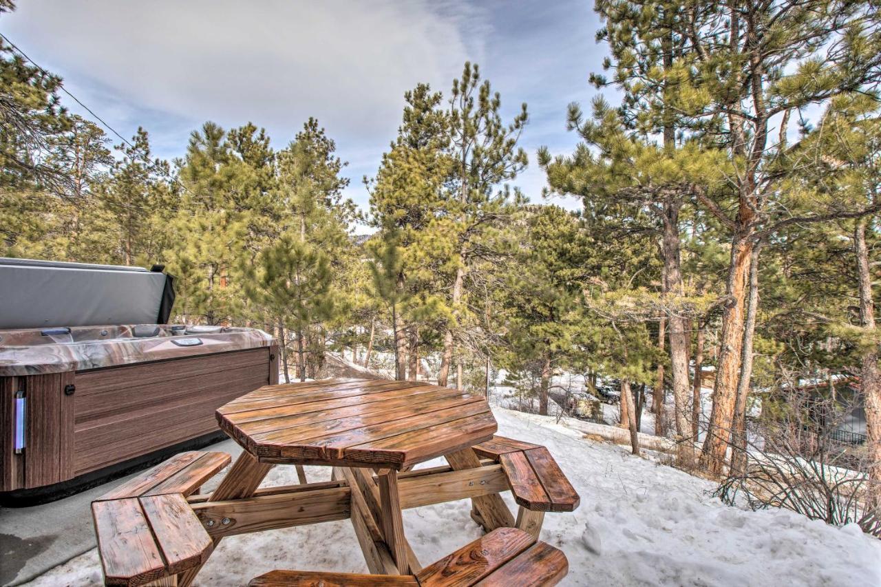 אסטס פארק Luxe Updated Home With Grill And Hot Tub 4 Mi To Rmnp מראה חיצוני תמונה